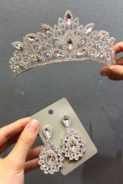 Hobigram Set de coroană și cercei de mireasă din piatră de sticlă de cristal argintiu pentru cele mai frumoase mirese – coroană, piatră de cristal, modă elegantă