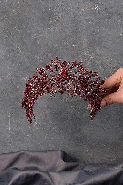Hobigram Banda de păr cu mărgele de cristal Arden Burgundy și coroana de mireasă Henna pentru cele mai frumoase mirese – Coroană, cu pietre de cristal –