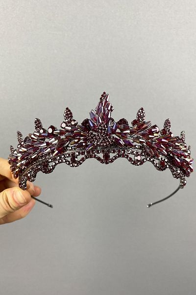 Hobigram Cea mai frumoasa mireasa colorata burgundy Lena cristal cu margele mireasa henna tiara – coroana, cristal cu piatra – coroana