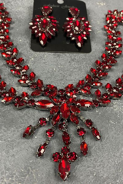 Hobigram Cele mai frumoase mirese Burgundy Sultan Fascinator Accesoriu pentru păr Henna și rochie de seară Set de cercei cu pietre – Coroană – T
