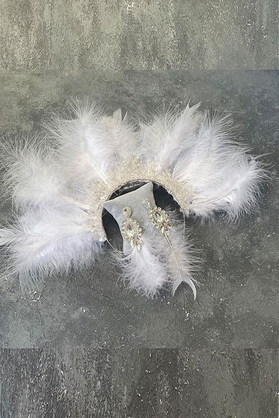 Hobigram Coroană și cercei de mireasă cu mărgele de cristal din pene de Maya albă pentru cele mai frumoase mirese – coroană, cu pietre de cristal