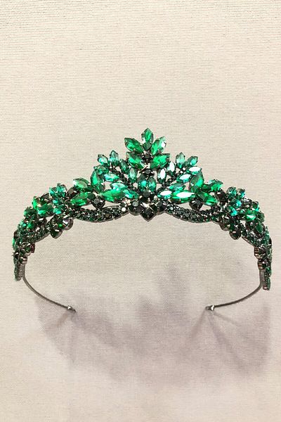 Hobigram Henna and Bridal Crown with Green Crystal Stone Metal Case for the Most Beautiful Brides – Crown, Crystal Stone – Crown –