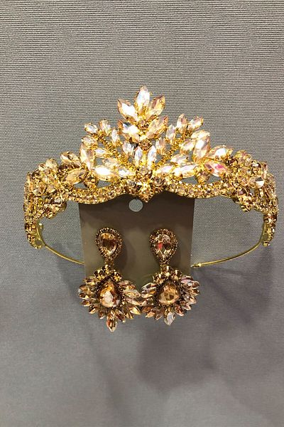 Hobigram Set Henna, Tiara Mireasa si Cercei cu Carcasa Metalica de culoare aurie cu Pietre de Cristal pentru Cele mai Frumoase Mirese – Coroana –