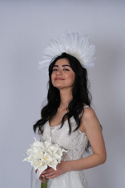 Hobigram Bridal Accessory Off-White Eagle Feather Stone Special Design Bridal Henna Crown – Bridal Accessory – Gel