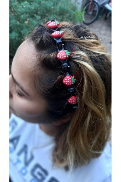 Atolye Ferda Üstü Çilek Figürlü Siyah Renk Saç Bükücü Taç