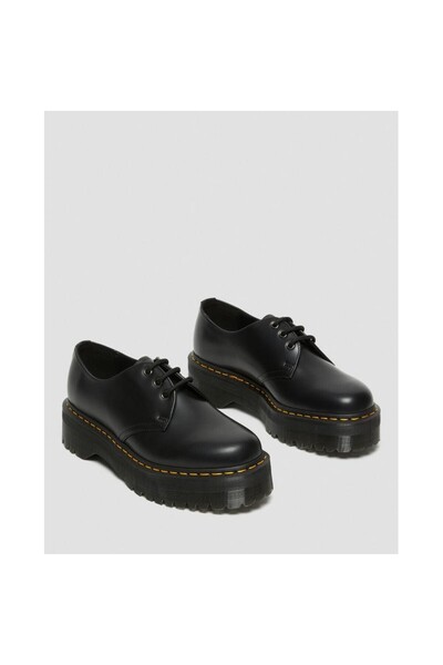 Dr. Martens 1461-es típusú, fekete, polírozott, sima felületű