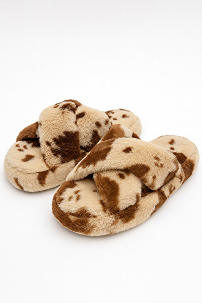 Beyond Kadın Dalmaçya Desenli Vizon Bej Çapraz Bantlı Tüylü Ev Terliği BYNDCAP01