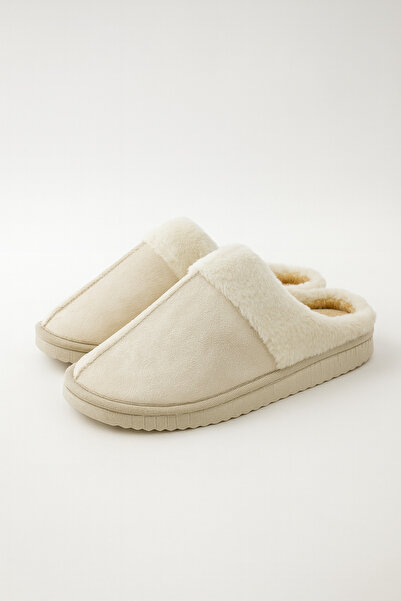 Beyond Γυναικείες βελούδινες σουέτ παντόφλες σπιτιού σε κρεμ χρώμα BYNDMTF01