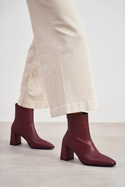 NİŞANTAŞI SHOES Layana Bordo Mat Sivri Burun Kalın Topuklu Arka Fermuar Detay Kadın Bot