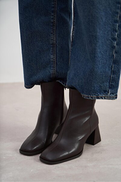 NİŞANTAŞI SHOES Darelis Kahve Mat Fermuar Detay Küt Burun Kadın Topuklu Bot