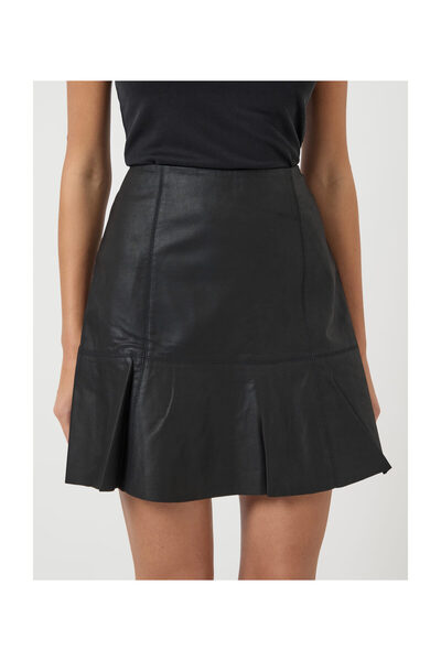 YAS. Kožená sukně YASCOLLY MW NAPLON NOOS