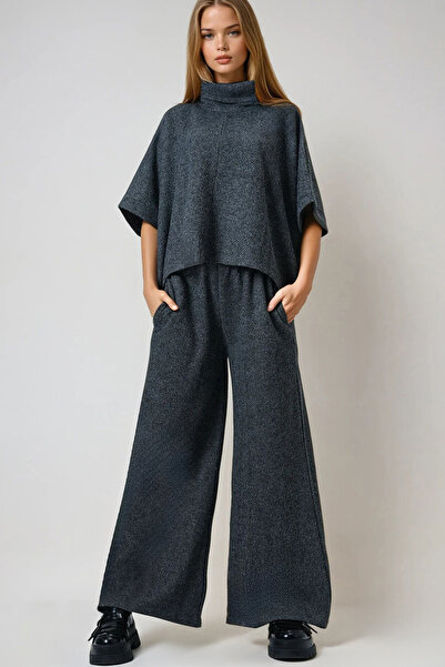 Trend Alaçatı Stili Women's Anthracite Turtleneck Cape and Double Pocket Pants Knitwear Set Alc-X14670
