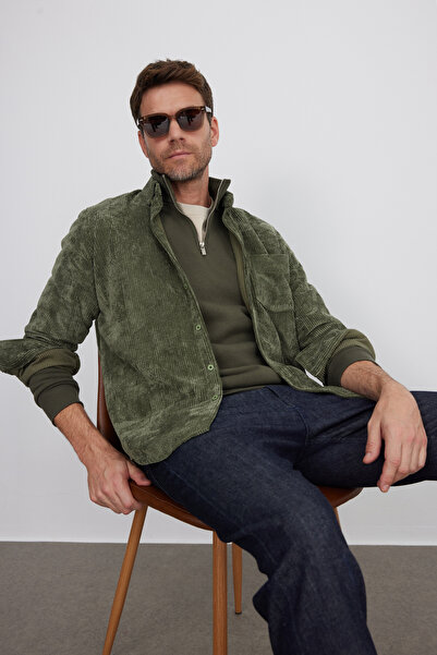 Tudors Ανδρικό πουκάμισο με κανονική εφαρμογή, άνετο κοψίματος κοτλέ με βελούδινη εμφάνιση με κουμπιά και γιακά χακί