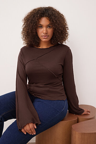 Trendyol Curve Καφέ βισκόζη/μαλακό ύφασμα με λεπτομέρεια με ραβδώσεις ισπανική πλεκτή μπλούζα με μανίκια μεγάλου μεγέθους TBBAW26AF00017