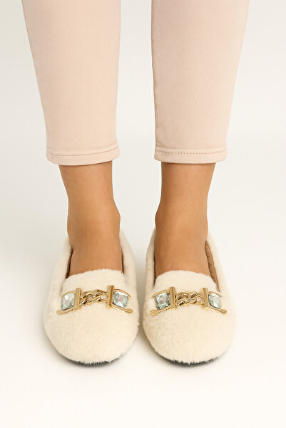 Beyond Women's Cream Plush Home Slippers with Stone Accessories Byndvt02