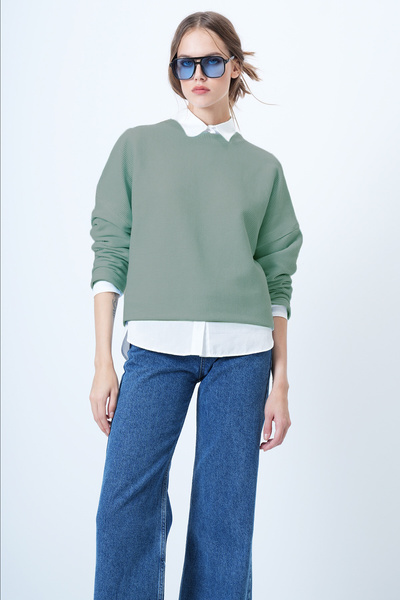 Trend Alaçatı Stili Women's Khaki Crew Neck Batwing Sleeve Wide Cut Basic Blouse Alc-X14391