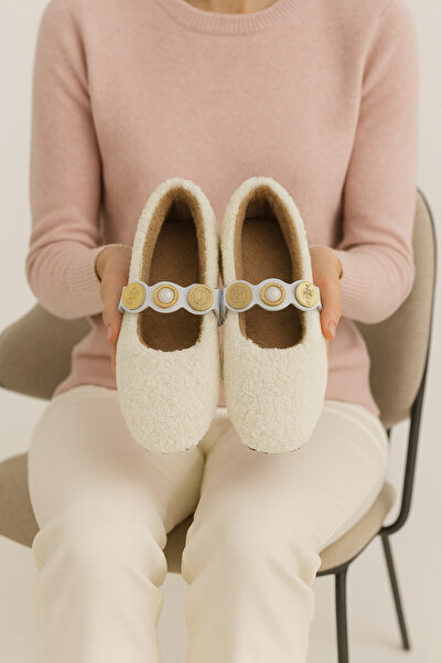 Beyond Women's White Coin Buckle Ballerinas Byndvt05