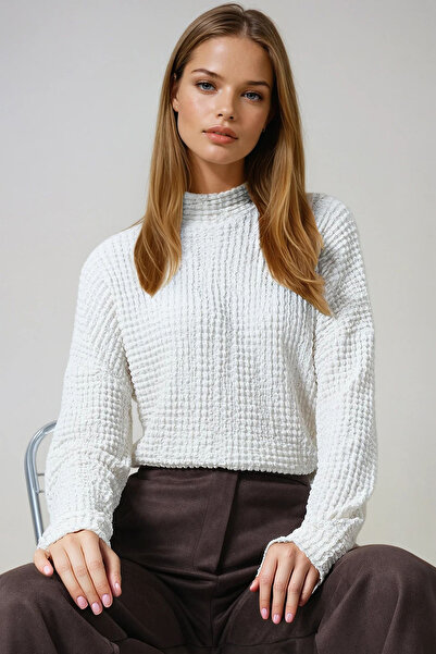 Trend Alaçatı Stili Women's Ecru Mock Neck Bat Sleeve Wrap Blouse Alc-X14674