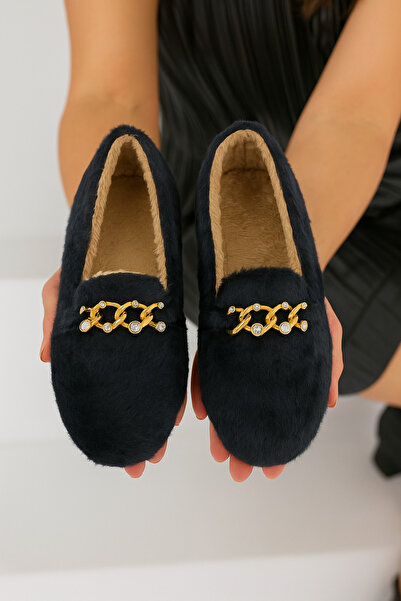 Beyond Women's Black Stone Accessorized Chain Plush Home Slippers Byndvt04