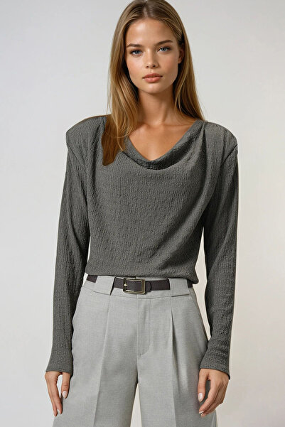 Trend Alaçatı Stili Women's Olive Green Degaje Collar Shoulders Draped Basic Blouse Alc-X14374