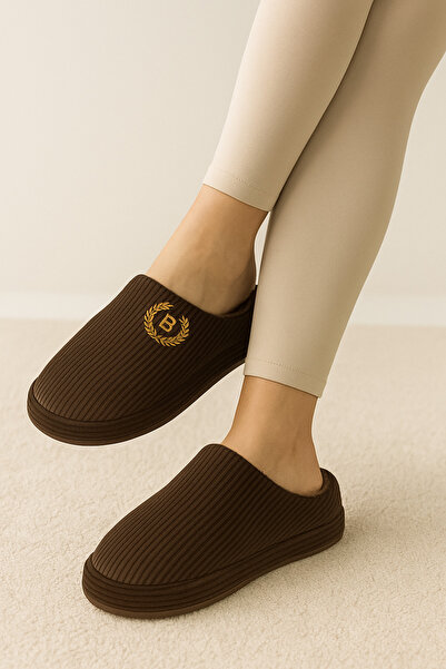 Beyond Women's Brown Embroidered Velvet House Slippers 2.5cm Byndzenkdf01