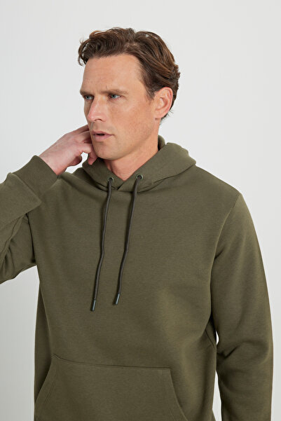 AC&Co / Altınyıldız Classics Чоловічий бавовняний світшот хакі стандартного крою з флісом всередині 3 нитки з капюшоном і кишенею-кенгуру з капюшоном
