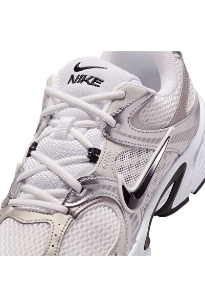 Nike V5 RNR sport shoes - HJ5228-104