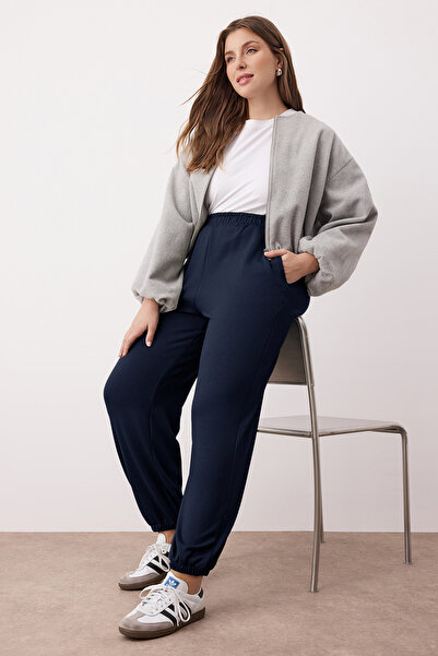 Trendyol Curve Тъмносини широки панталони от мека трикотажна материя, големи размери TBBAW25AJ00003