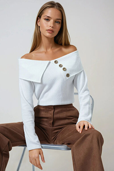 Trend Alaçatı Stili Women's Ecru Madonna Collar Button Accent Piece Knitwear Blouse Alc-X14673
