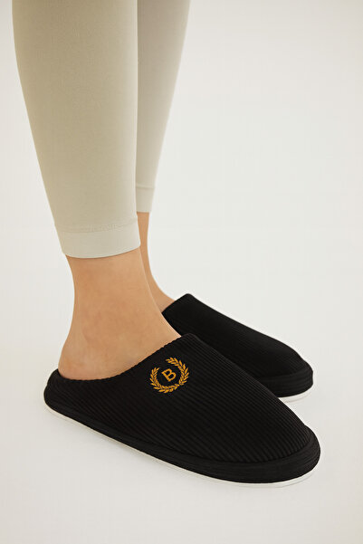 Beyond Women's Black Embroidered Velvet House Slippers 2.5cm Byndzenkdf01