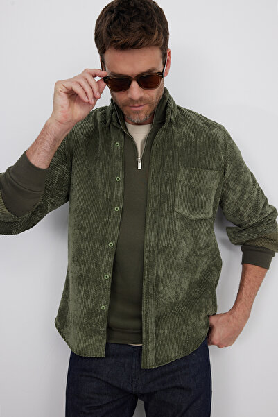 Tudors Ανδρικό πουκάμισο με κανονική εφαρμογή, άνετο κοψίματος κοτλέ με βελούδινη εμφάνιση με κουμπιά και γιακά χακί
