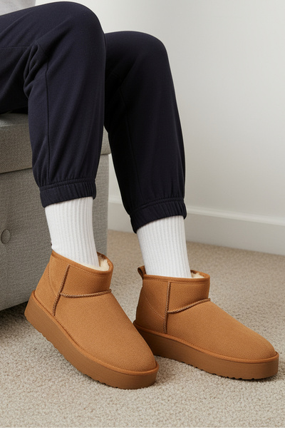 Capone Outfitters Kalın Tabanlı Yuvarlak Burunlu İçi Tüylü Taba Süet Yarım Bot