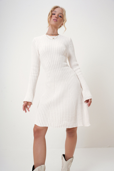 Trend Alaçatı Stili Kadın Krem Bisiklet Yaka Triko Elbise ALC-X12748