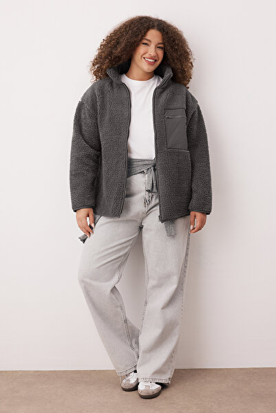 Trendyol Curve Зимові необхідні речі Сірий товстий флісовий светр на блискавці з високим коміром і кишенями TBBAW26AO00022