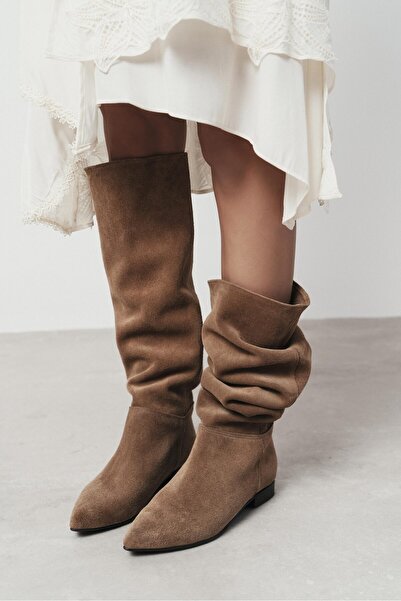 NİŞANTAŞI SHOES Nomi Desert Dark Beige Suede Genuine Leather Sivi Toe Women's Flat Sole Boots