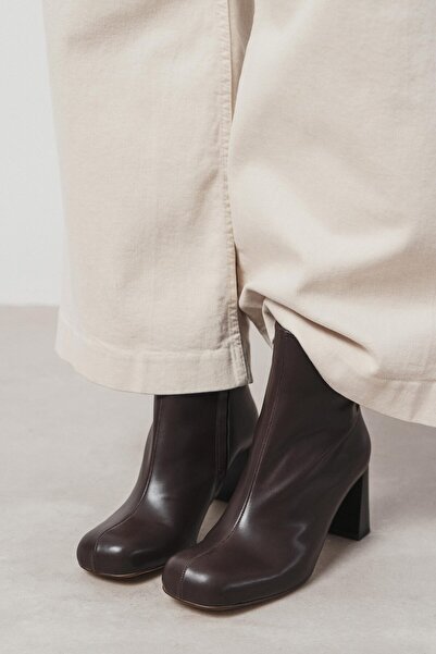 NİŞANTAŞI SHOES Γυναικείες μπότες Juno καφέ ματ με φερμουάρ με χοντρό τακούνι και χοντρό τακούνι