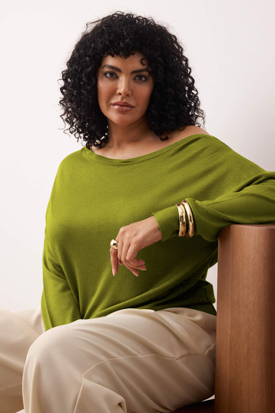 Trendyol Curve Oil Green Boat Neck Knitwear Sweater Tbbaw24An00041