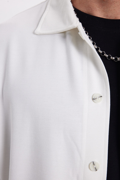 Tudors Ανδρικό πουκάμισο Relax Fit με μακρύ μανίκι, απλό πλεκτό ύφασμα στο πλάι άνοιγμα λευκό πουκάμισο