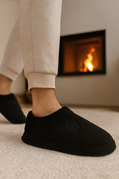 Beyond Μαύρα ανδρικά βελούδινα παπούτσια για το σπίτι BYNDKDFBOT01