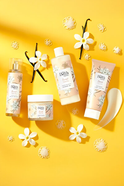 THE BATH FACTORY Sweet Vanilla Duş Jeli + Vücut Peelingi + Vücut Spreyi + Vücut Losyonu