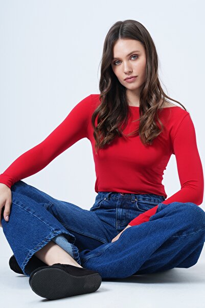 Trend Alaçatı Stili Women's Red Boat Neck Basic Blouse Alc-X14395