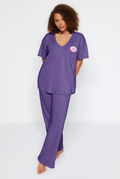 Trendyol Curve Σετ πιτζάμες με πλεκτό μωβ στάμπα με λεπτομέρεια τσέπης TBBAW24AI00004