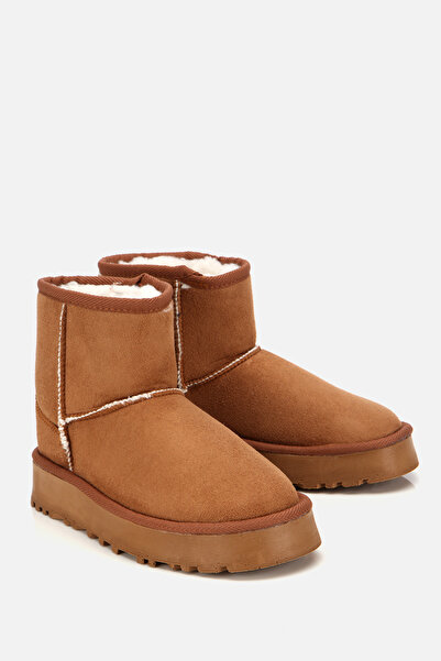 Yaya by Hotiç Γυναικείες μπότες με ίσια φτερά σε καφέ χρώμα