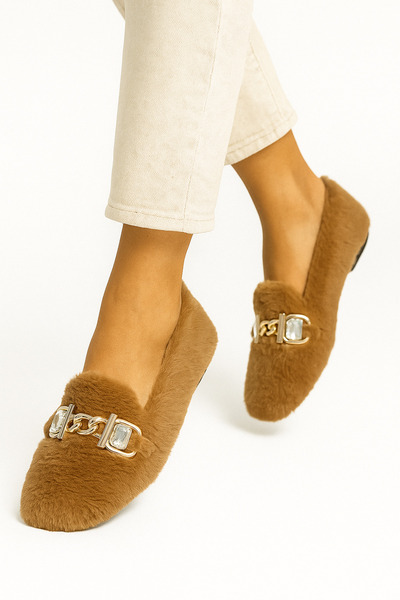 Beyond Дамски кафяви плюшени домашни пантофи с камъни BYNDVT02