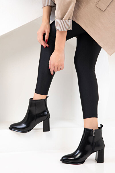 SOHO Black Women's Boots & Booties 21186