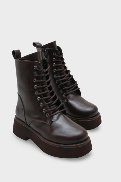 Capone Outfitters Melessa Round Toe Side Zipper Trak Sole Women's Boots