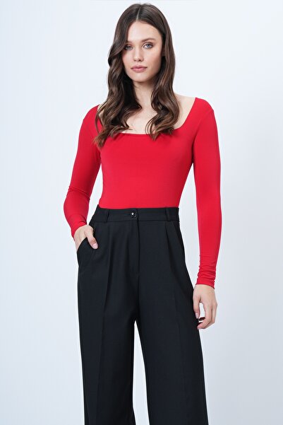 Trend Alaçatı Stili Roter Damen-Overall mit quadratischem Kragen und Druckknöpfen an der Unterseite, Bodysuit ALC-X14390