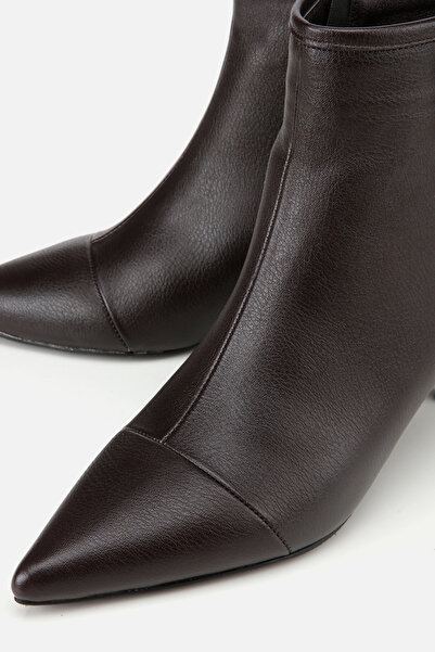 Yaya by Hotiç Women's Brown Zippered Short Thin Heeled Boots