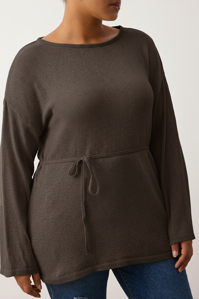 Trendyol Curve Brown Boat Neck Waist Belted Slim Knitwear Sweater Tbbaw26An00036