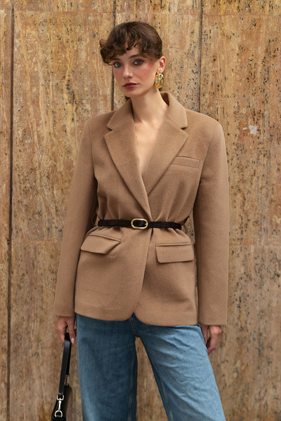 Trendyol Collection Μπεζ με κορδόνια με πούπουλα, κανονικό/κανονικό μπλέιζερ μπλέιζερ TWOAW26BC00041